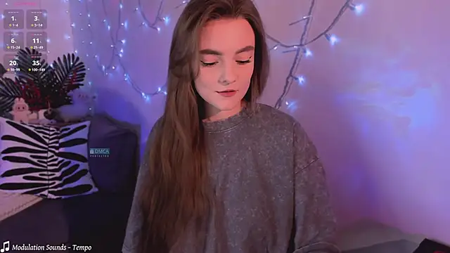 Snapshot of xwiuiwx chatting on October 31, 10:11 pm xwiuiwx online show from October 31, 10:11 pm