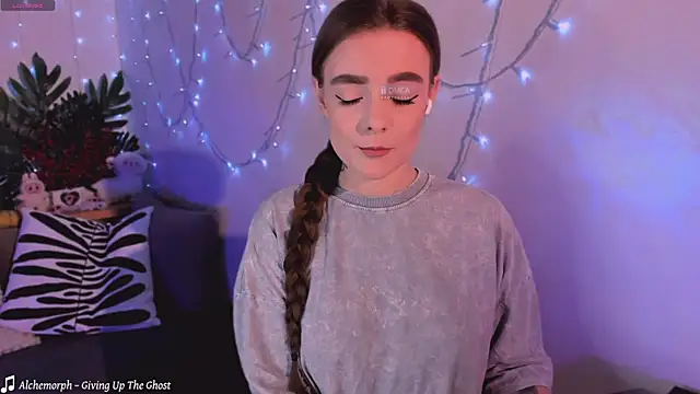 Snapshot of xwiuiwx chatting on December 2, 7:42 pm xwiuiwx online show from December 2, 7:42 pm