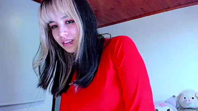 Akane-Mou online show from December 4, 7:17 am