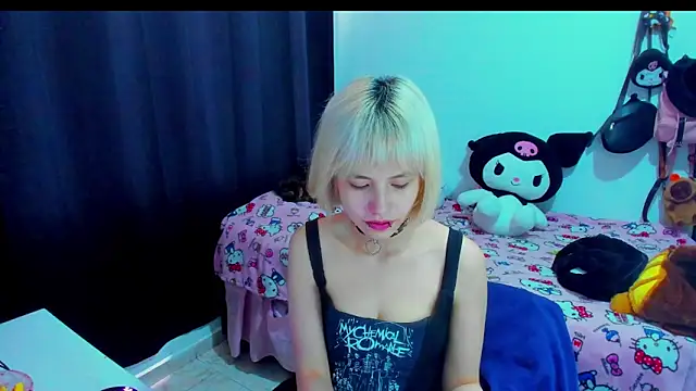 Snapshot of Akane-Mou chatting on February 4, 4:35 pm Akane-Mou online show from February 4, 4:35 pm