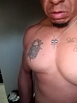 Snapshot of ivandignity chatting on November 12, 11:47 pm ivandignity online show from November 12, 11:47 pm