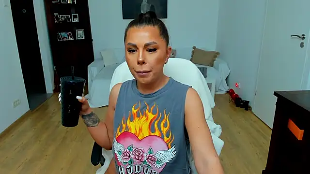 Snapshot of Anna_grayy1 chatting on February 19, 1:17 pm Anna grayy1 online show from February 19, 1:17 pm