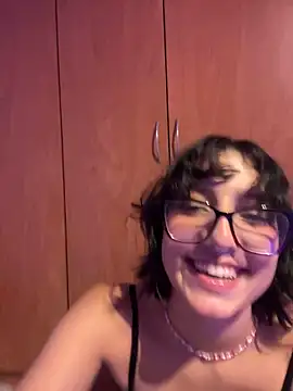 Snapshot of aurora_xoxo chatting on December 19, 4:45 am aurora xoxo online show from December 19, 4:45 am