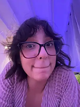 Snapshot of aurora_xoxo chatting on December 21, 7:45 am aurora xoxo online show from December 21, 7:45 am