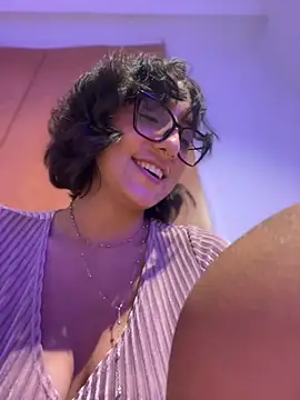 Snapshot of aurora_xoxo chatting on January 19, 5:37 am aurora xoxo online show from January 19, 5:37 am