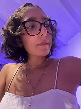 Snapshot of aurora_xoxo chatting on February 9, 4:36 am aurora xoxo online show from February 9, 4:36 am