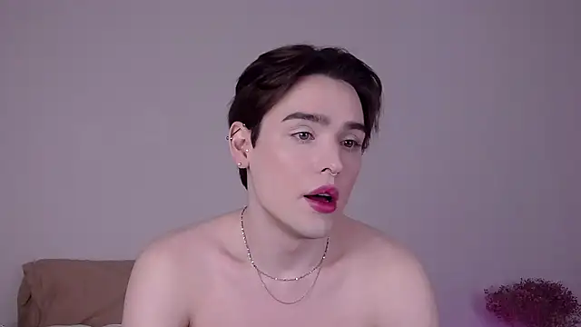 Snapshot of RobbyCharming chatting on June 7, 8:40 am RobbyCharming online show from June 7, 8:40 am
