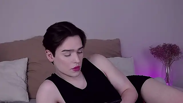 Snapshot of RobbyCharming chatting on June 12, 7:40 am RobbyCharming online show from June 12, 7:40 am