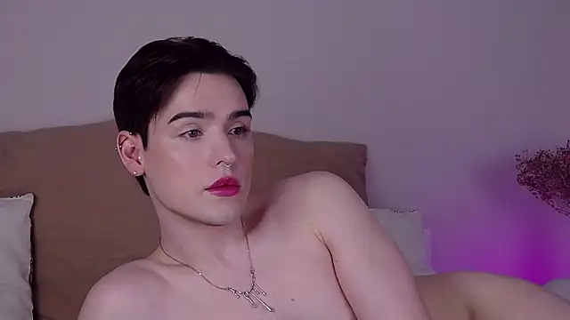 Snapshot of RobbyCharming chatting on June 23, 9:07 am RobbyCharming online show from June 23, 9:07 am