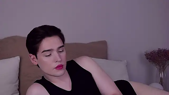 Snapshot of RobbyCharming chatting on July 6, 7:49 am RobbyCharming online show from July 6, 7:49 am