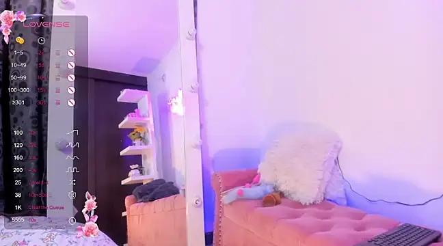 Snapshot of dana_montana_ chatting on December 18, 6:53 am dana montana online show from December 18, 6:53 am