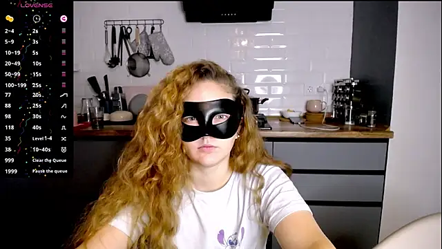 Snapshot of BubbbleGumm chatting on November 27, 2:19 pm BubbbleGumm online show from November 27, 2:19 pm