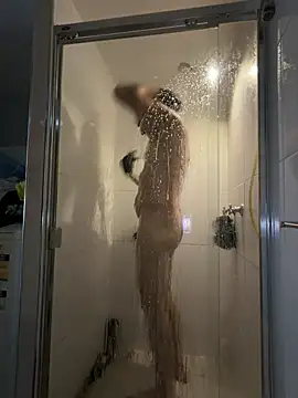 Snapshot of OSIRlS chatting on February 19, 1:56 am OSIRlS online show from February 19, 1:56 am