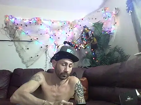 Snapshot of ItalianPapiDripDrip chatting on December 3, 5:12 pm ItalianPapiDripDrip online show from December 3, 5:12 pm