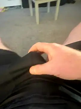 Snapshot of Averagematt1991 chatting on December 3, 2:37 pm Averagematt1991 online show from December 3, 2:37 pm