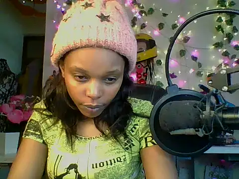 Snapshot of Anaconda2350 chatting on May 18, 7:58 am Anaconda2350 online show from May 18, 7:58 am