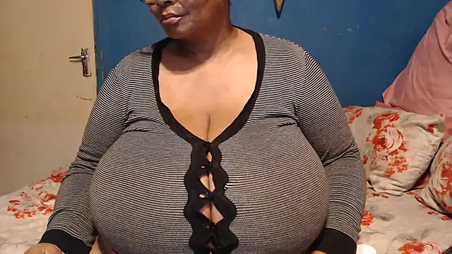 CUTEFIRMMELONSS online show from October 13, 9:26 pm