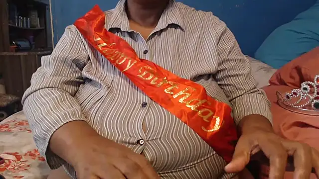 CUTEFIRMMELONSS online show from February 11, 11:59 am