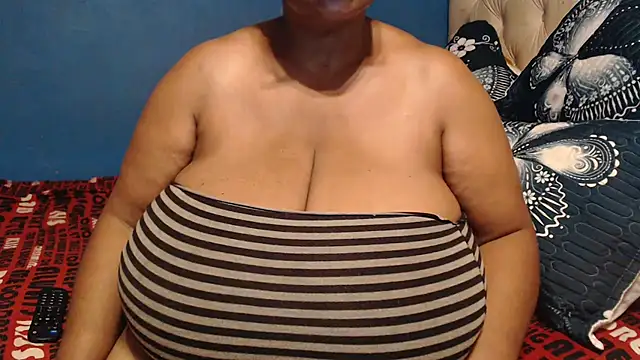 CUTEFIRMMELONSS online show from March 6, 8:38 pm