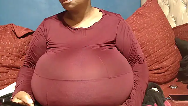CUTEFIRMMELONSS online show from May 2, 3:22 am