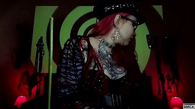 Snapshot of Amanita__Pantherina chatting on March 5, 11:17 am Amanita Pantherina online show from March 5, 11:17 am