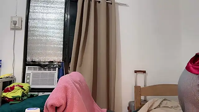 ehotlovea  online show from March 4, 9:48 am