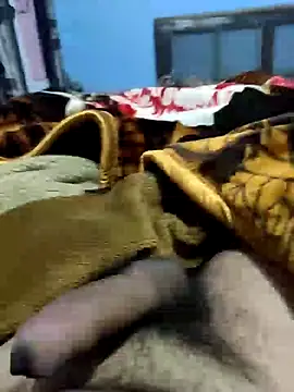 Snapshot of Deshilund9 chatting on January 4, 12:59 am Deshilund9 online show from January 4, 12:59 am