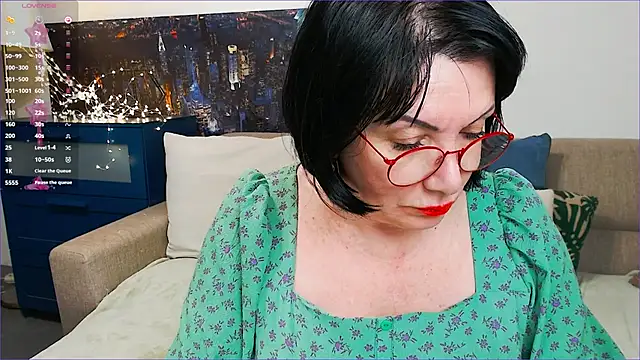 SquirtySlut online show from February 15, 4:01 pm