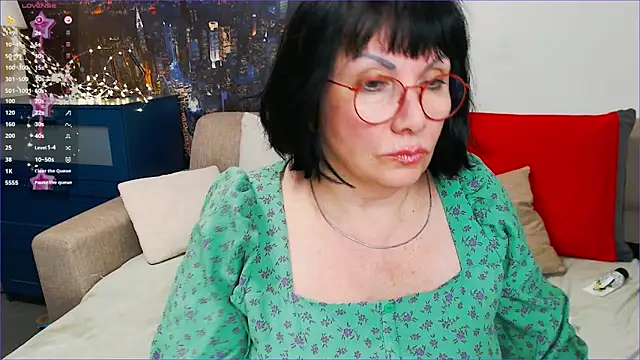 SquirtySlut online show from March 7, 8:02 am