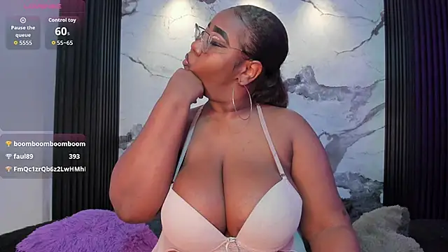 Darnellqueen online show from May 1, 6:01 pm