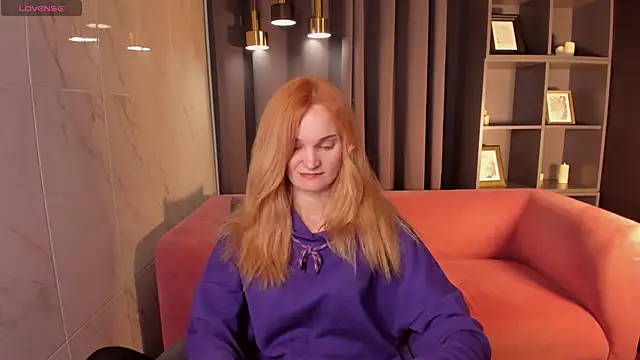 SaraSubtlety online show from December 3, 1:42 pm