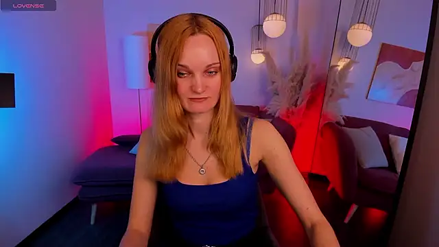 SaraSubtlety online show from March 9, 1:15 pm