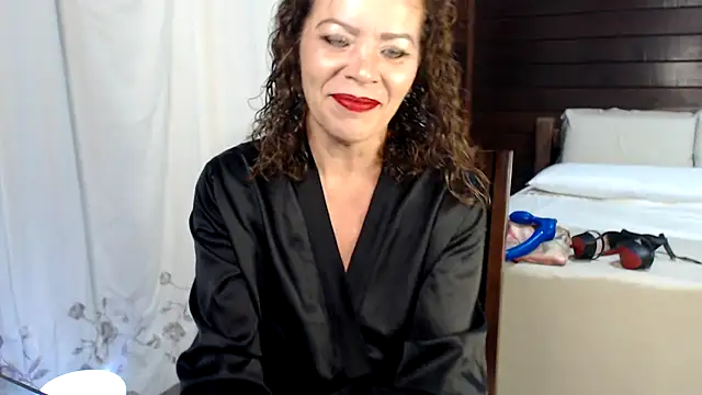 Snapshot of BarbaraDominatrix chatting on July 22, 6:22 pm BarbaraDominatrix online show from July 22, 6:22 pm