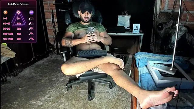 Snapshot of Imperion_king chatting on January 8, 2:14 am Imperion king online show from January 8, 2:14 am