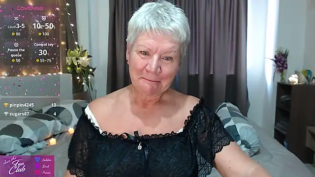 roxana brooks online show from April 24, 11:40 pm