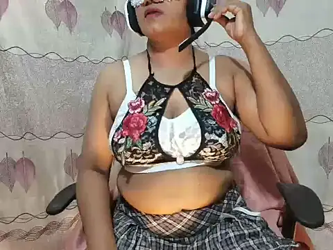 Snapshot of shani-akki chatting on October 31, 6:09 pm shani-akki online show from October 31, 6:09 pm