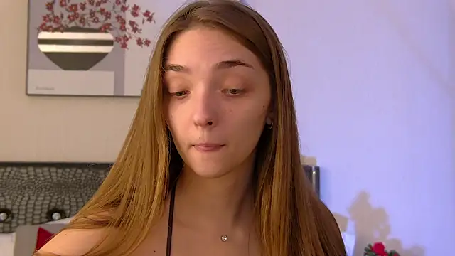 VirginieCruz online show from March 15, 5:41 am