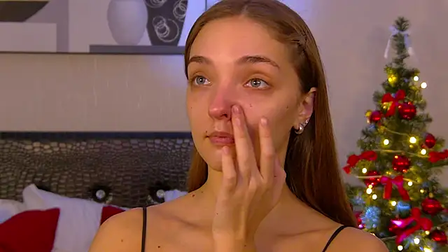 VirginieCruz online show from December 23, 5:38 am