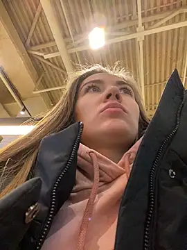 ValenciaShock online show from January 24, 5:10 am