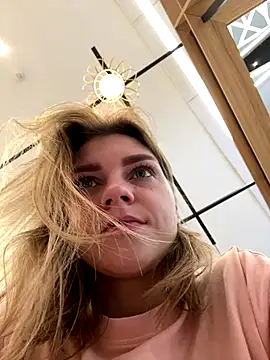 ValenciaShock online show from September 14, 7:07 am