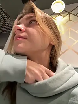 ValenciaShock online show from November 7, 6:46 am