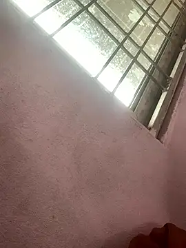 Hullax online show from March 6, 2:52 am