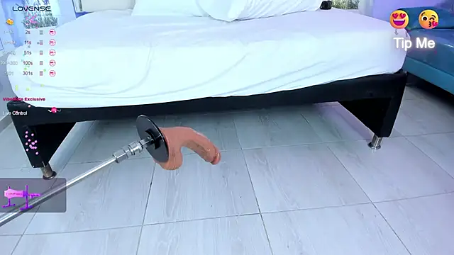 Isabella Daniell online show from March 7, 4:02 am