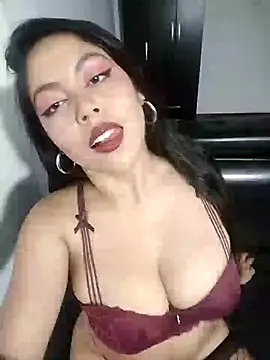 Snapshot of leah_passion chatting on December 23, 11:49 pm leah passion online show from December 23, 11:49 pm