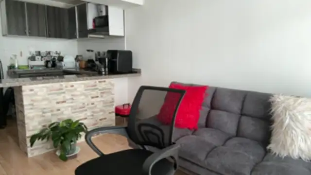 Karina Yang online show from May 4, 4:14 pm