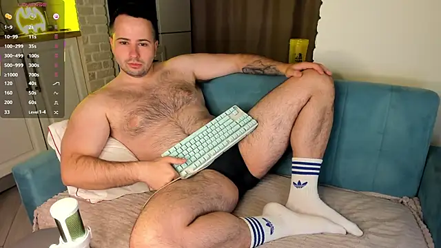 Snapshot of Alexey_Hairy chatting on June 17, 4:04 am Alexey Hairy online show from June 17, 4:04 am