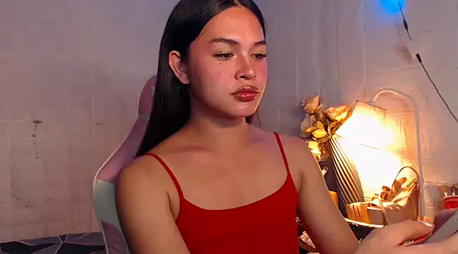 Ashely Lewis online show from December 13, 12:39 pm