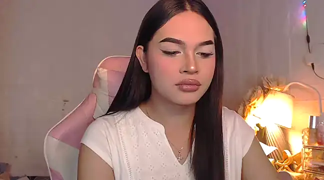 Ashely Lewis online show from February 4, 12:33 pm