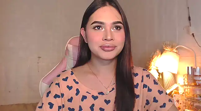 Ashely Lewis online show from February 18, 11:55 am