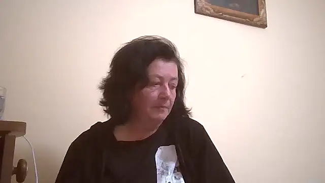Snapshot of GypsiQueen2 chatting on May 1, 9:08 pm GypsiQueen2 online show from May 1, 9:08 pm